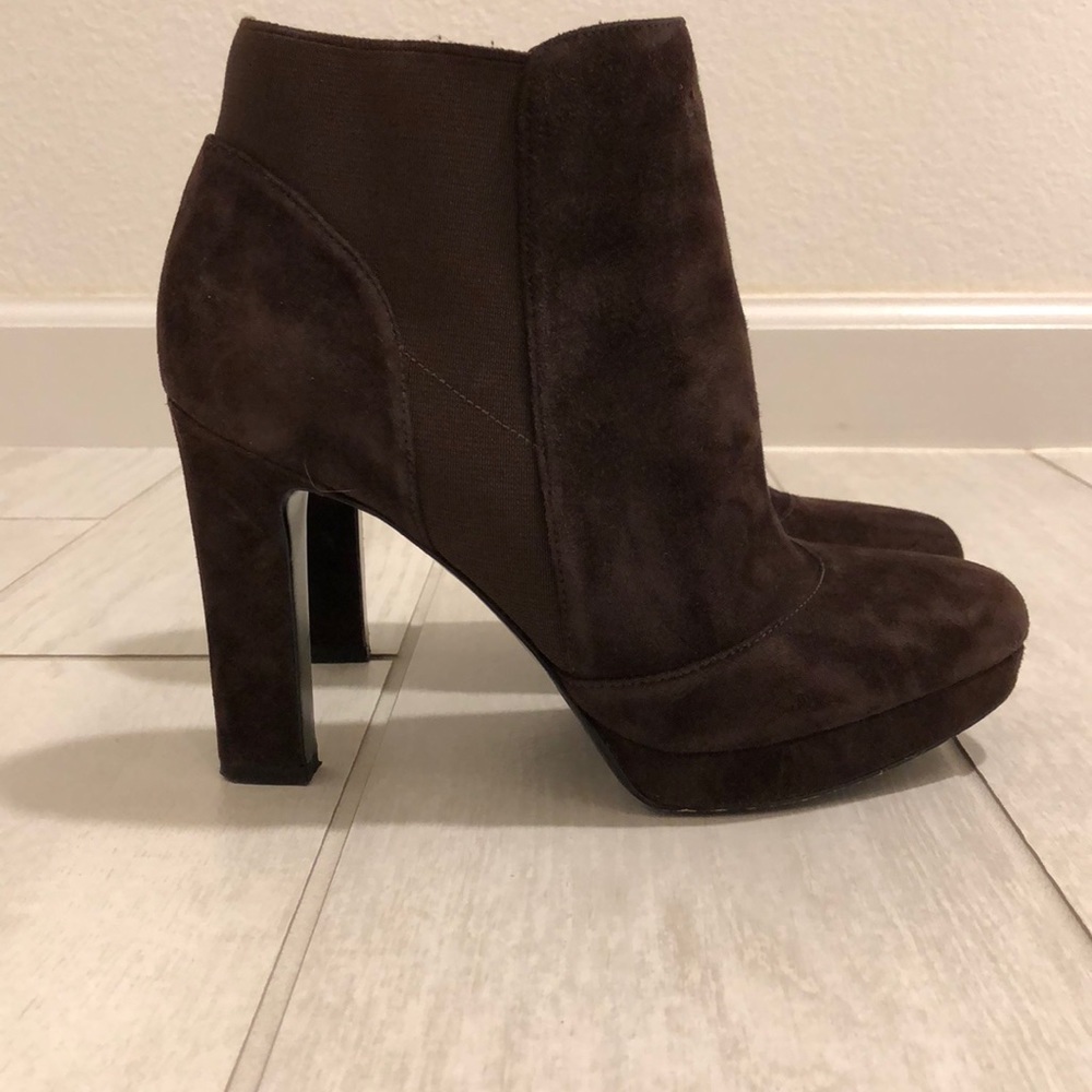 Via spiga brown suede ankle boot heel